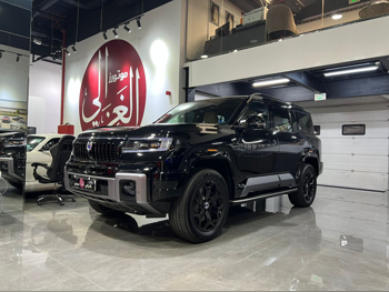 بي واي دي  دينزا  بي 5  2026  اوتوماتيك  0 كم  4 سلندر  دفع رباعي  اس يو في  أسود  تحت الضمان