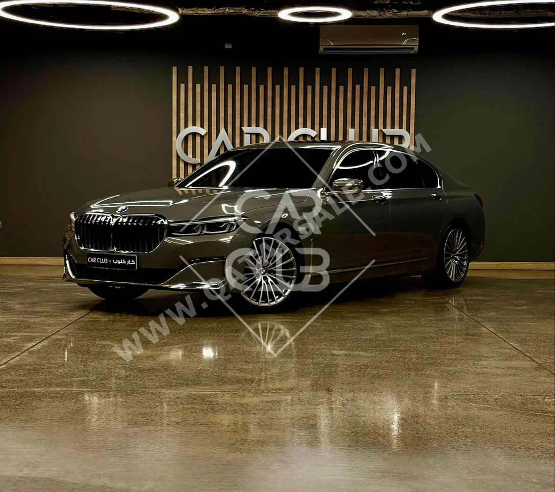 بي ام دبليو  الفئة - السابعة  730 Li  2022  اوتوماتيك  32,000 كم  4 سلندر  دفع خلفي  سيدان  رمادي ناردو