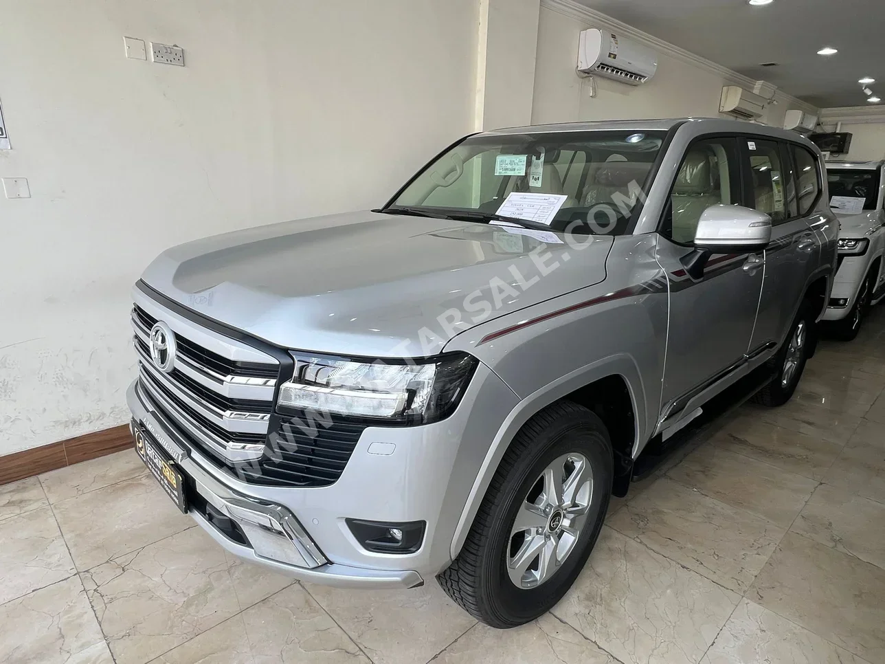 تويوتا  لاند كروزر  جي اكس ار  2025  اوتوماتيك  0 كم  6 سلندر  دفع رباعي  اس يو في  فضي  تحت الضمان