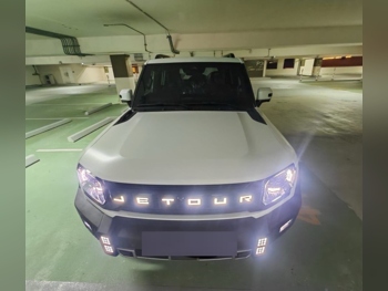 Jetour  T2  Luxury Plus  2025  Automatic  13,000 Km  4 Cylinder  Four Wheel Drive (4WD)  SUV  White  With Warranty