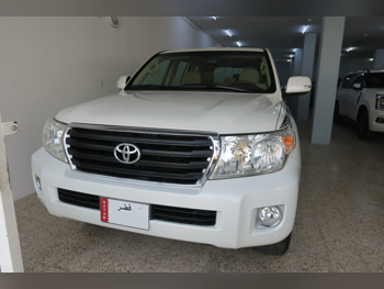 تويوتا  لاند كروزر  جي اكس  2014  عادي  167,000 كم  6 سلندر  دفع رباعي  اس يو في  أبيض لؤلؤي