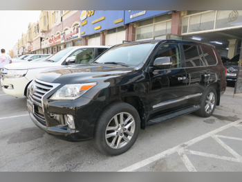 لكزس  ال اكس  570  2013  اوتوماتيك  330,000 كم  8 سلندر  دفع رباعي  اس يو في  أسود