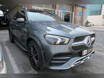 مرسيدس - بنز  جي ال اي  450  2023  اوتوماتيك  45,000 كم  6 سلندر  دفع رباعي  اس يو في  رمادي