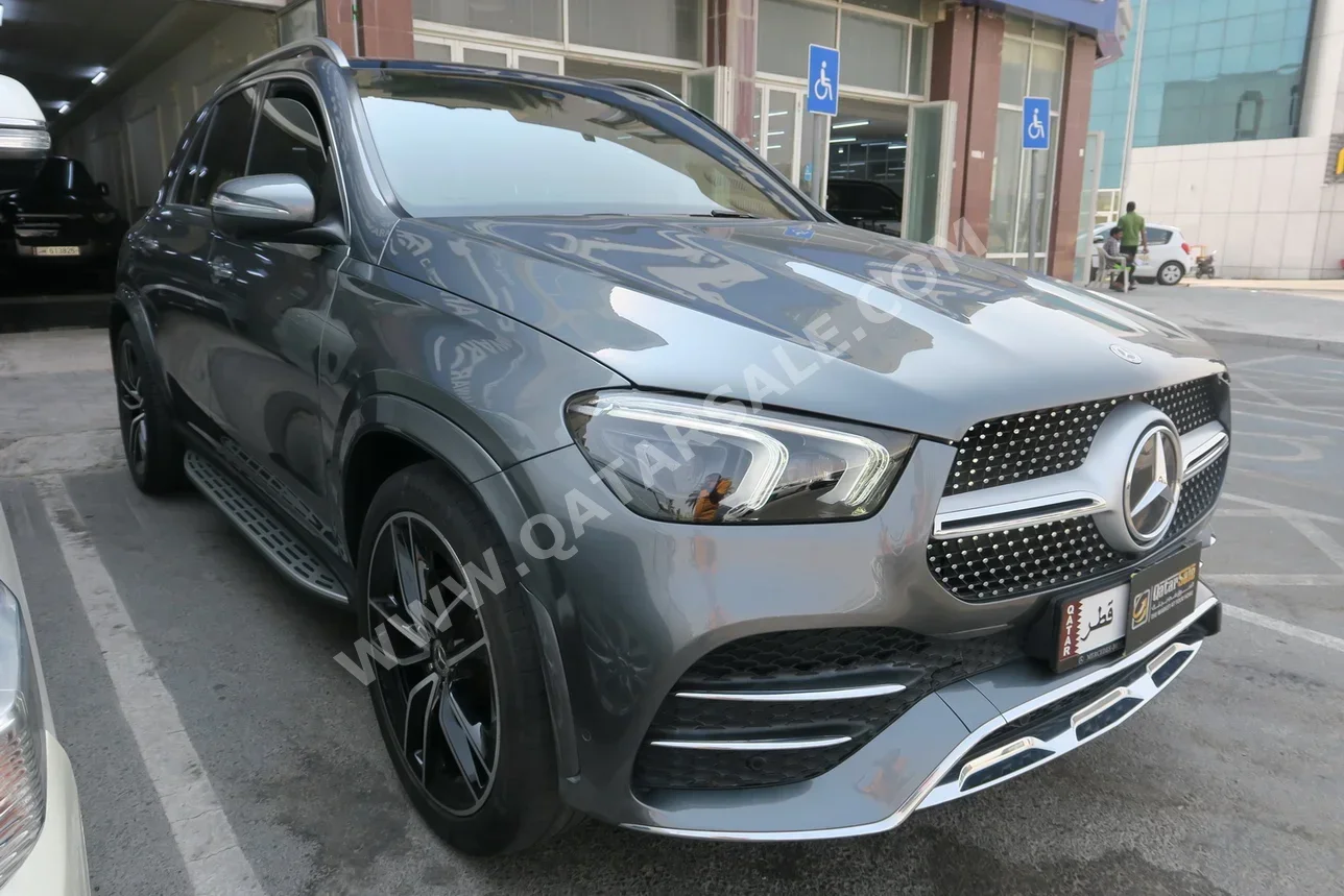 مرسيدس - بنز  جي ال اي  450  2023  اوتوماتيك  45,000 كم  6 سلندر  دفع رباعي  اس يو في  رمادي