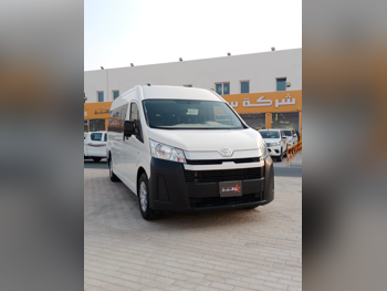 Toyota  Hiace  2022  Manual  50,000 Km  4 Cylinder  Rear Wheel Drive (RWD)  Van / Bus  White