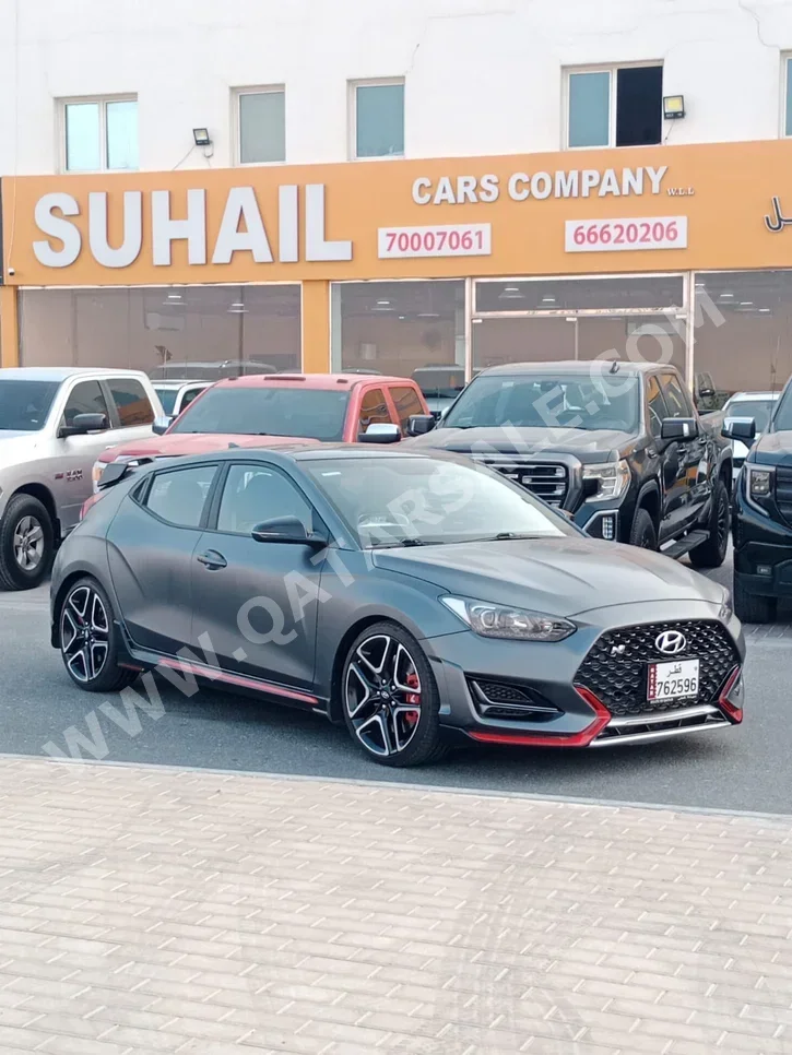 هيونداي  فيلوستير  ان  2021  اوتوماتيك  50,000 كم  4 سلندر  دفع خلفي  كوبيه \ سبورت  رمادي غامق