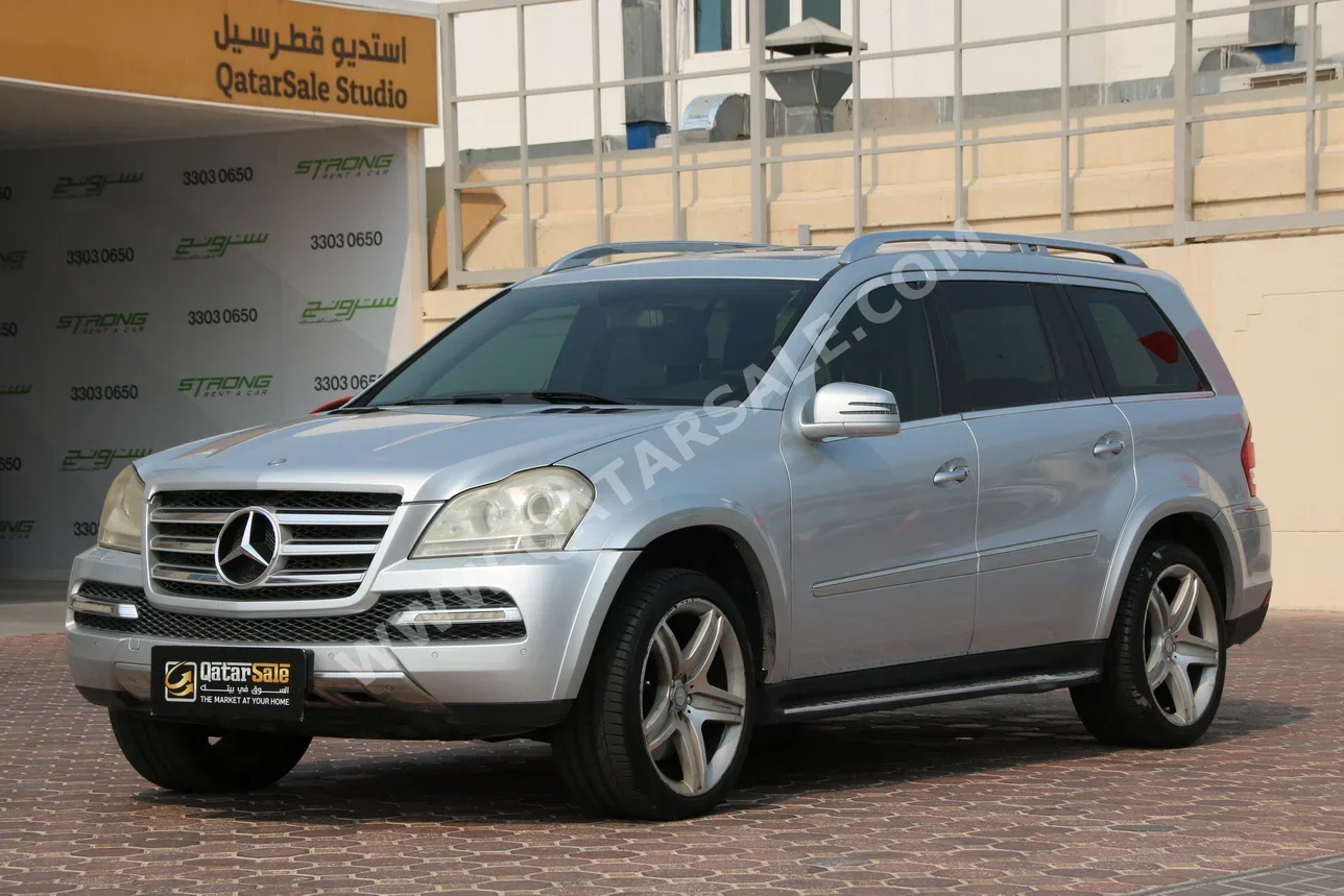 Mercedes-Benz  GL  500  2011  Automatic  150,000 Km  8 Cylinder  Four Wheel Drive (4WD)  SUV  Silver