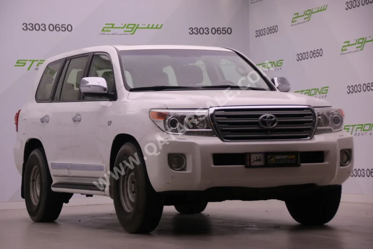 Toyota  Land Cruiser  VXR  2013  Automatic  330,000 Km  8 Cylinder  Four Wheel Drive (4WD)  SUV  White