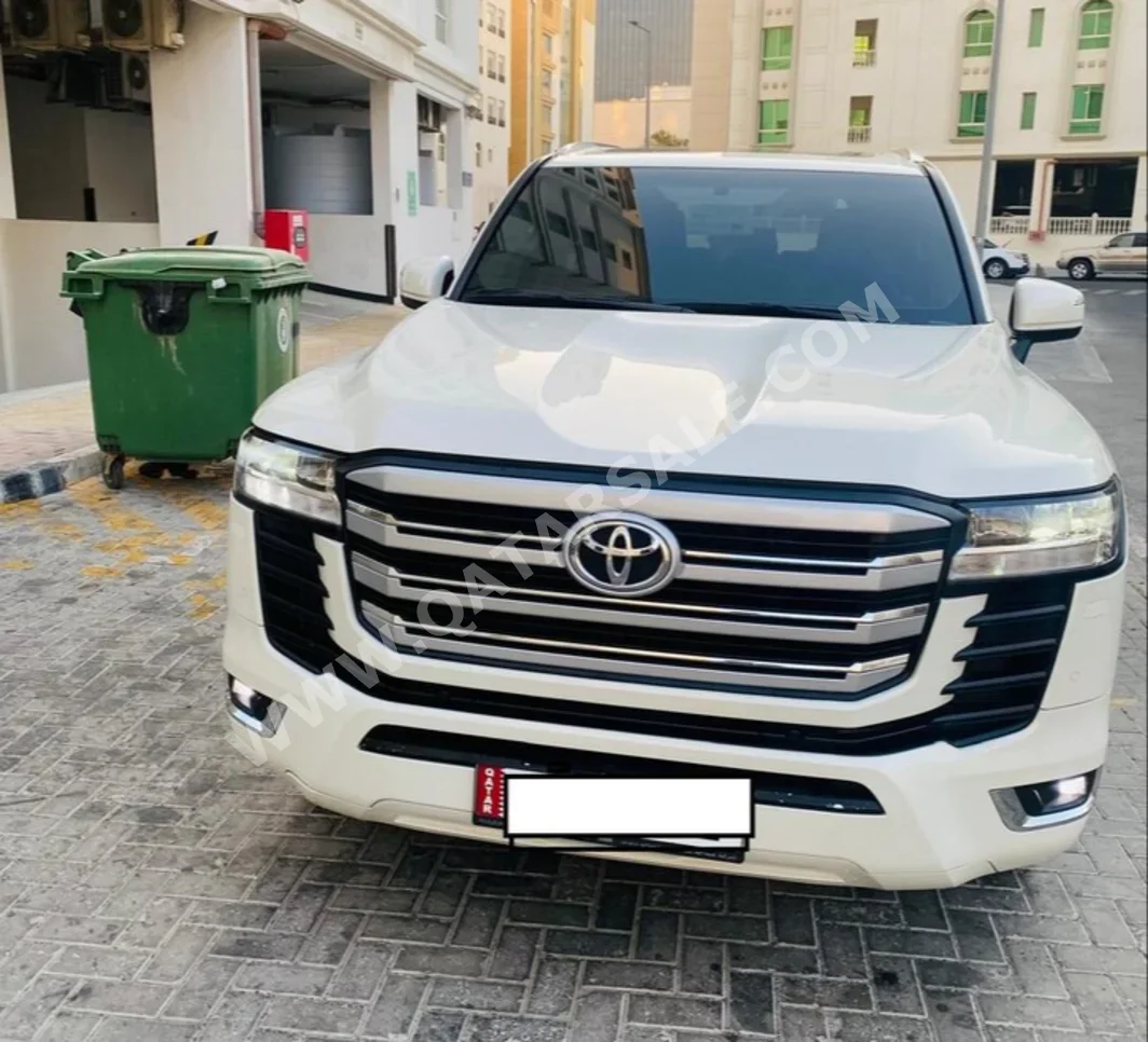 تويوتا  لاند كروزر  جي اكس ار توين توربو  2022  اوتوماتيك  103,000 كم  6 سلندر  دفع رباعي  اس يو في  أبيض لؤلؤي  تحت الضمان
