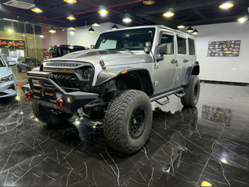 جييب  رانجلار  صحارى  2013  اوتوماتيك  212,000 كم  6 سلندر  دفع رباعي  اس يو في  فضي