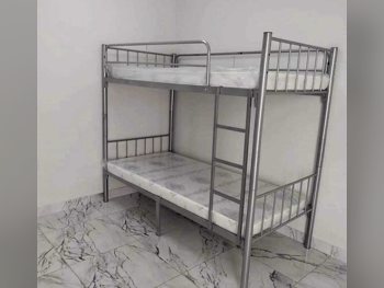 الأسّرة - مزدوج  - اللون الرمادي  - متضمنة المرتبة