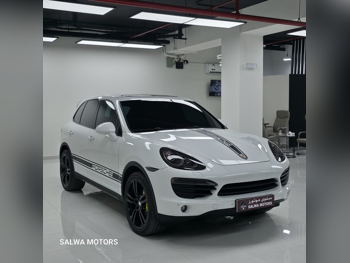 بورش  كيان  اس  2012  اوتوماتيك  97,000 كم  8 سلندر  دفع رباعي  اس يو في  أبيض