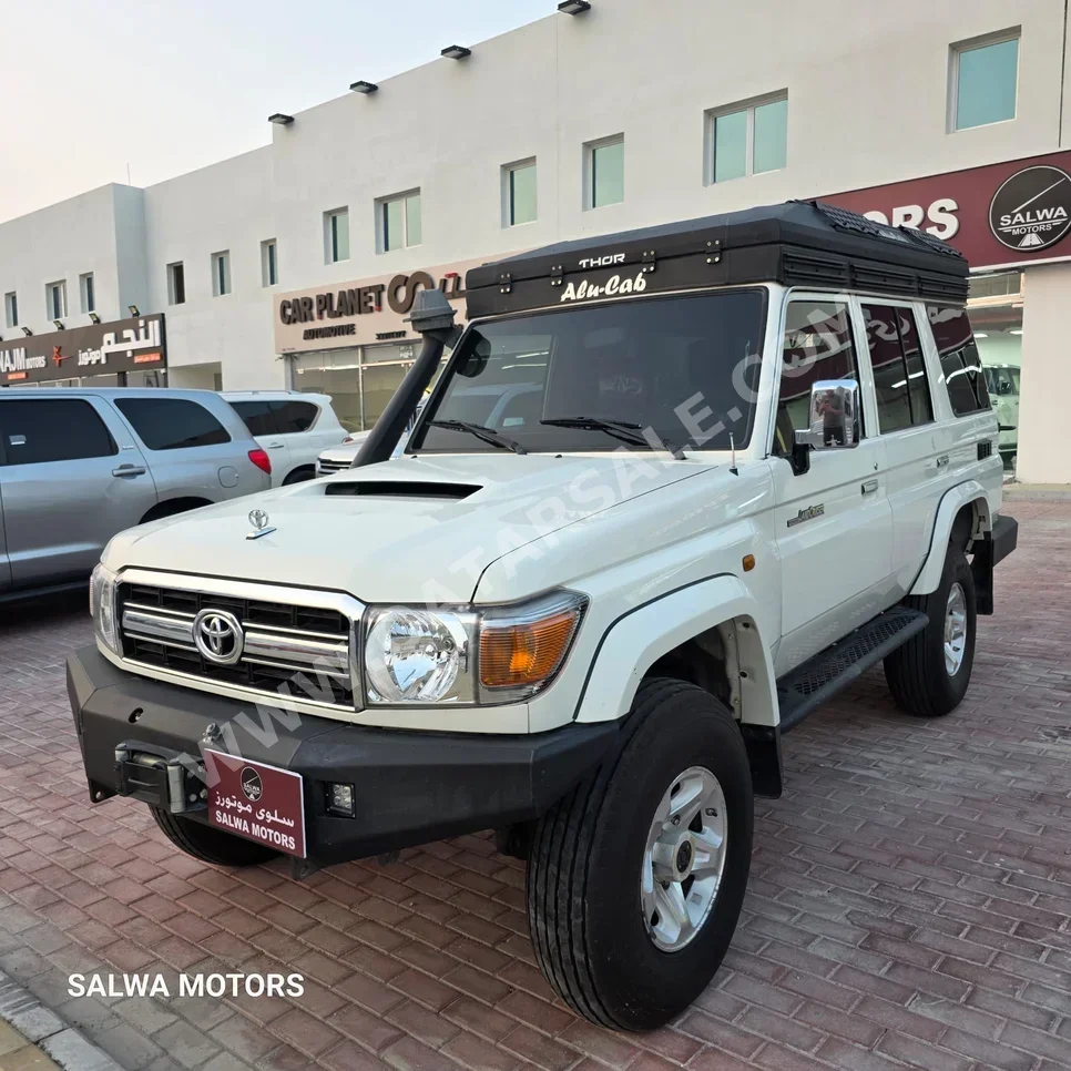 Toyota  Land Cruiser  Hard Top  2017  Manual  125,000 Km  6 Cylinder  Four Wheel Drive (4WD)  SUV  White