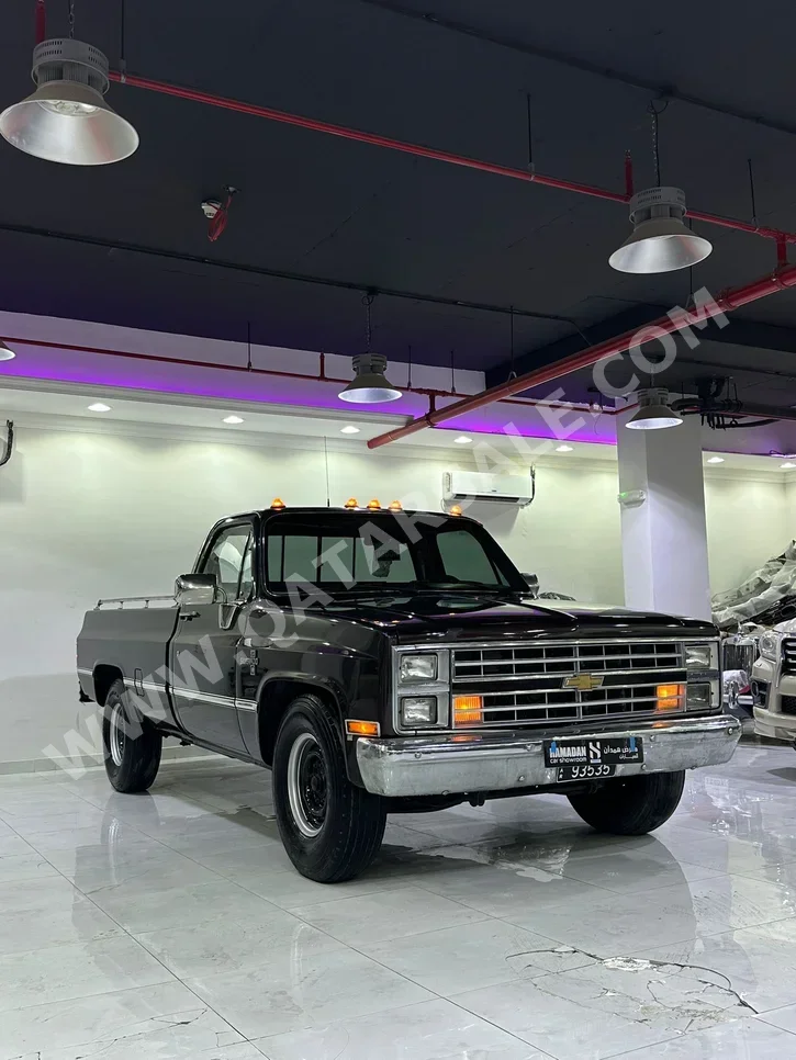 Chevrolet  Classic  1987  Automatic  350,000 Km  8 Cylinder  Rear Wheel Drive (RWD)  Pick Up  Black