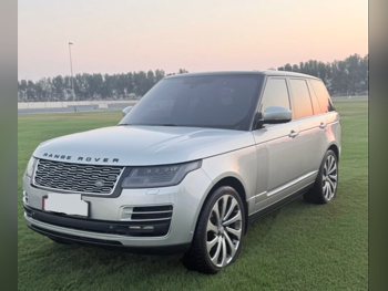 Land Rover  Range Rover  Vogue  Autobiography  2014  Automatic  206,000 Km  8 Cylinder  Four Wheel Drive (4WD)  SUV  Silver