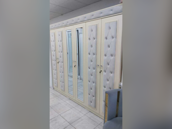 خزائن ودواليب الملابس والزينة - دوحة فيرنيتشر  - خزائن  - اللون البيج