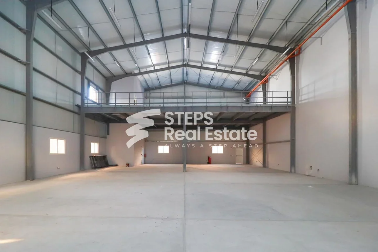 مخازن و مستودعات - الوكرة - بركة العوامر -المساحة: 1000 متر مربع