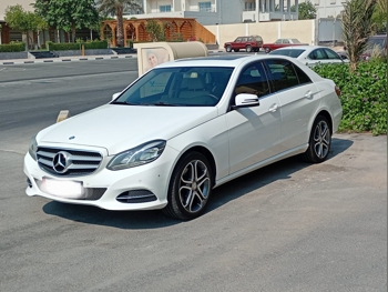 مرسيدس - بنز  اي - كلاس  200  2016  اوتوماتيك  85,000 كم  4 سلندر  دفع خلفي  سيدان  أبيض