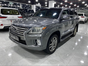 لكزس  ال اكس  570  2015  اوتوماتيك  264,000 كم  8 سلندر  دفع رباعي  اس يو في  رمادي