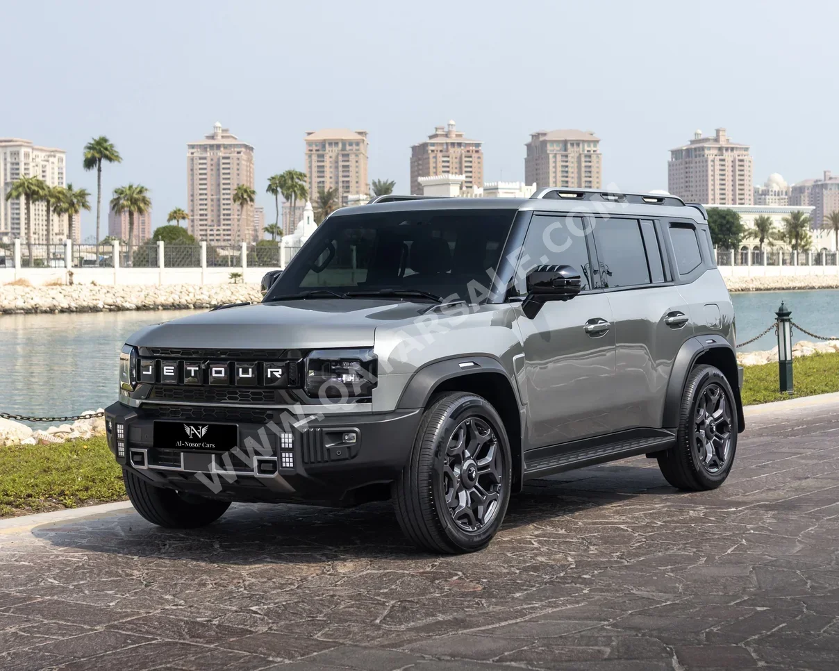 جيتور  تي 2  لكجري بلس  2025  اوتوماتيك  23,000 كم  4 سلندر  دفع رباعي  اس يو في  فضي  تحت الضمان