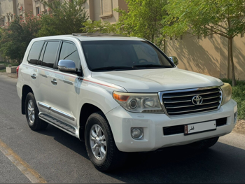 Toyota  Land Cruiser  GXR  2013  Automatic  306,000 Km  8 Cylinder  Four Wheel Drive (4WD)  SUV  White