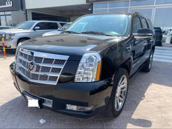 Cadillac  Escalade  2013  Automatic  122,000 Km  8 Cylinder  Four Wheel Drive (4WD)  SUV  Black