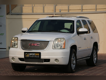 جي ام سي  يوكون  دينالي  2009  اوتوماتيك  260,000 كم  8 سلندر  دفع رباعي  اس يو في  أبيض