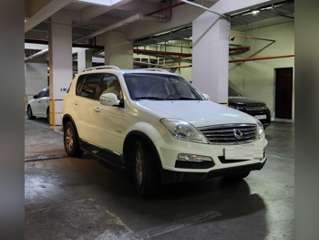 سانغ يونغ  ركستون  2016  اوتوماتيك  189,000 كم  6 سلندر  دفع كلي مستمر  اس يو في  أبيض