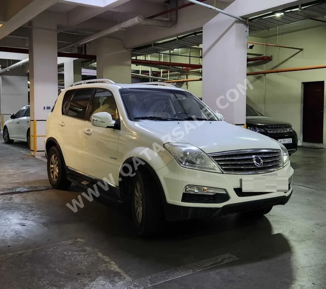 SSangyong Rexton 2016 Automatic 189,000 Km 6 Cylinder All Wheel Drive (AWD) SUV White