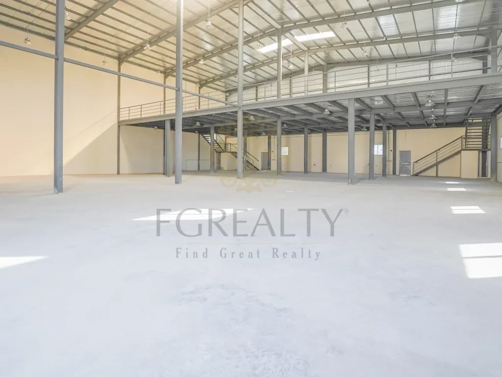 مخازن و مستودعات - الوكرة - بركة العوامر -المساحة: 4500 متر مربع