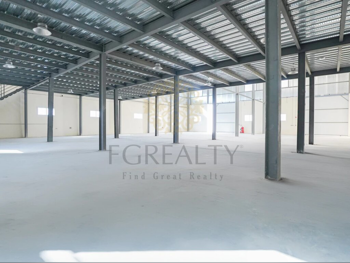 مخازن و مستودعات - الوكرة  - بركة العوامر  -المساحة: 4500 متر مربع