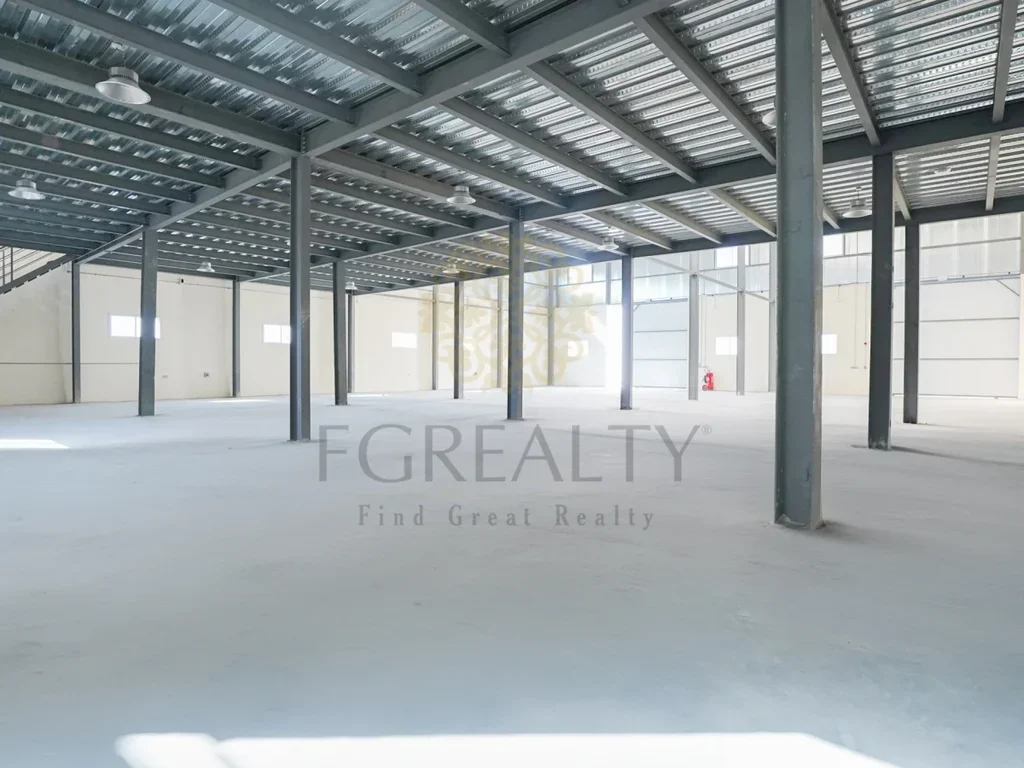 مخازن و مستودعات - الوكرة - بركة العوامر -المساحة: 4500 متر مربع