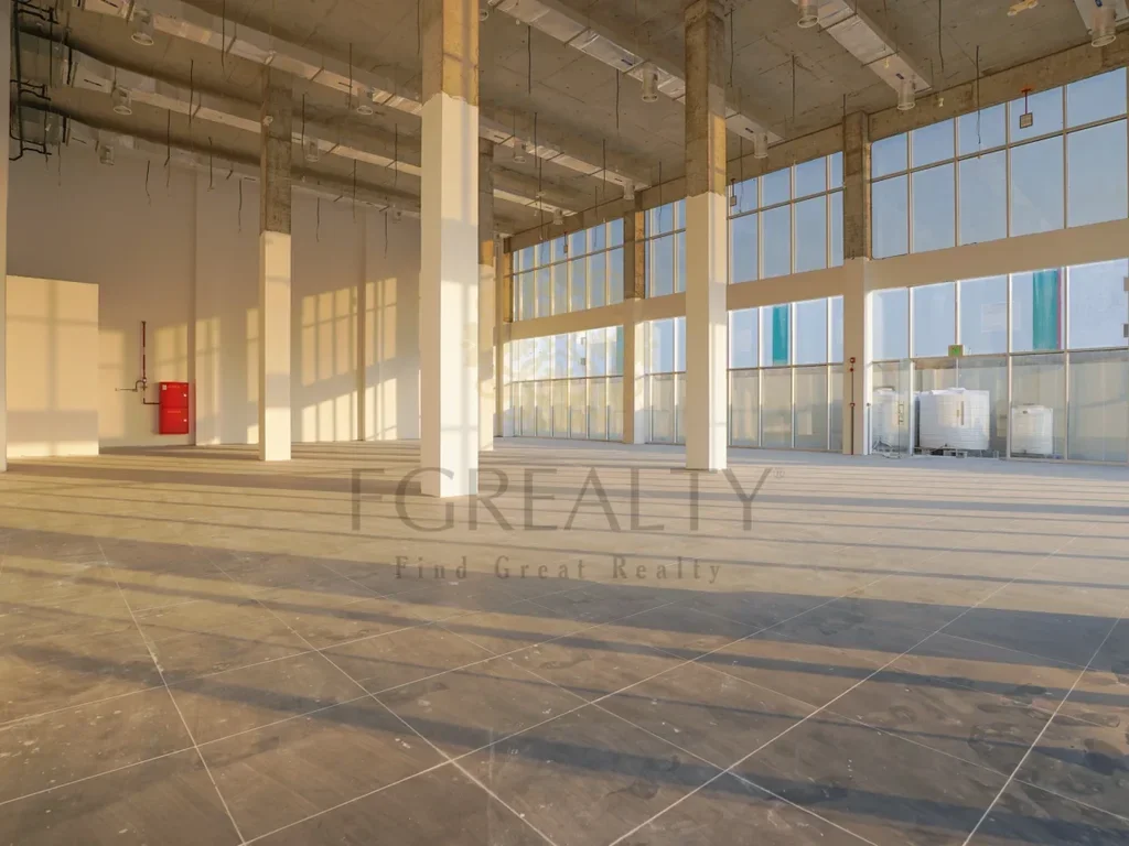 مخازن و مستودعات - الوكرة - بركة العوامر -المساحة: 4517 متر مربع