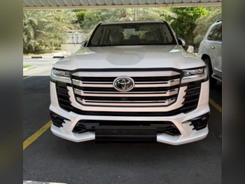 Toyota  Land Cruiser  VXR Limited  2025  Automatic  32,000 Km  6 Cylinder  Four Wheel Drive (4WD)  SUV  White  With Warranty