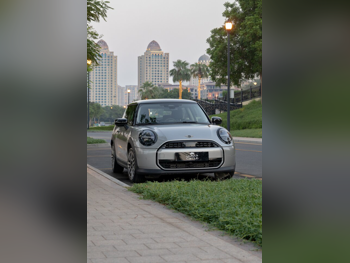Mini  Cooper  Sedan  Gray Metallic  2025