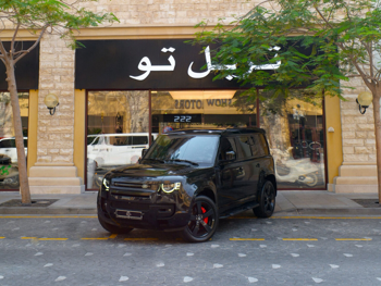 Land Rover  Defender  110 HSE  2024  Automatic  39,500 Km  6 Cylinder  Four Wheel Drive (4WD)  SUV  Black  With Warranty