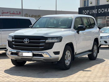 تويوتا  لاند كروزر  جي اكس  2022  اوتوماتيك  135,000 كم  6 سلندر  دفع رباعي  اس يو في  أبيض