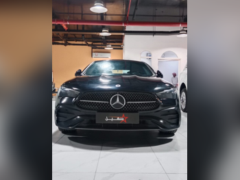 مرسيدس - بنز  سي ال اي  200  2025  اوتوماتيك  28,000 كم  4 سلندر  دفع كلي مستمر  سيدان  أسود  تحت الضمان