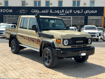 تويوتا  لاند كروزر  ال اكس  2025  عادي  0 كم  4 سلندر  دفع رباعي  بيكب  بيج  تحت الضمان