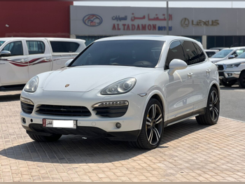 بورش  كيان  اس  2013  اوتوماتيك  207,000 كم  8 سلندر  دفع رباعي  اس يو في  أبيض