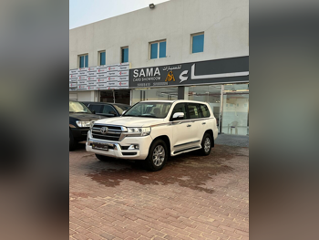 Toyota  Land Cruiser  GXR  2020  Automatic  245,000 Km  8 Cylinder  Four Wheel Drive (4WD)  SUV  White