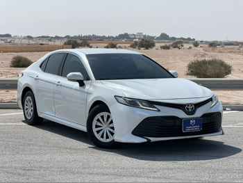 تويوتا  كامري  أل اي  2018  اوتوماتيك  145,649 كم  4 سلندر  سحب امامي  سيدان  أبيض