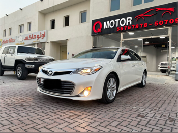 Toyota  Avalon  XLE  2013  Automatic  90,000 Km  6 Cylinder  Rear Wheel Drive (RWD)  Sedan  White