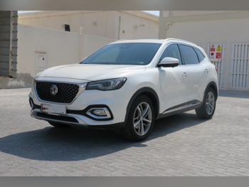 ام جي  اتش اس  2021  اوتوماتيك  93,000 كم  4 سلندر  دفع رباعي  اس يو في  أبيض