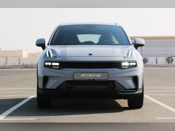 Lynk & Co  06  4 Cylinder  SUV 2x4  Grey  2026