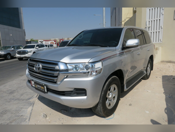 تويوتا  لاند كروزر  جي اكس ار  2020  اوتوماتيك  211,000 كم  6 سلندر  دفع رباعي  اس يو في  فضي