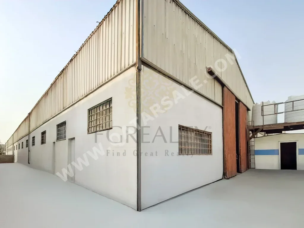 Warehouses & Stores - Al Rayyan  - Industrial Area  -Area Size: 800 Square Meter