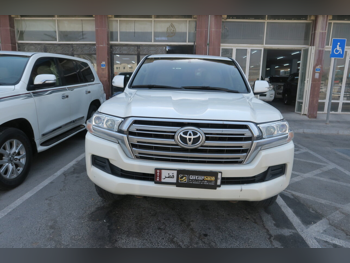 تويوتا  لاند كروزر  جي اكس ار  2021  اوتوماتيك  238,000 كم  6 سلندر  دفع رباعي  اس يو في  أبيض