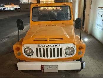 سوزوكي  جمني  1982  عادي  258,000 كم  4 سلندر  دفع رباعي  اس يو في  أصفر