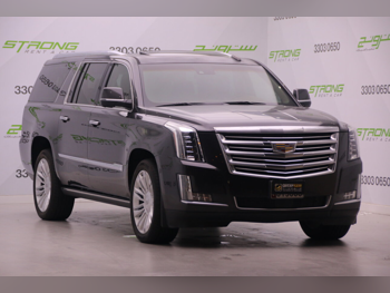 Cadillac  Escalade  Platinum  2016  Automatic  200,000 Km  8 Cylinder  Four Wheel Drive (4WD)  SUV  Gray